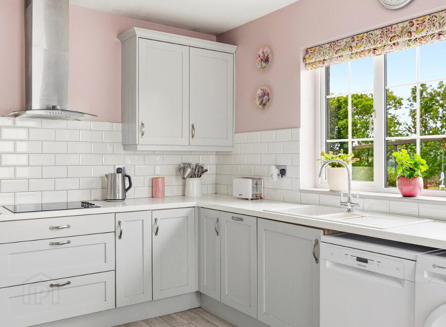 Hillview, Ballymaghroe, Knockananna, Y14YP94
