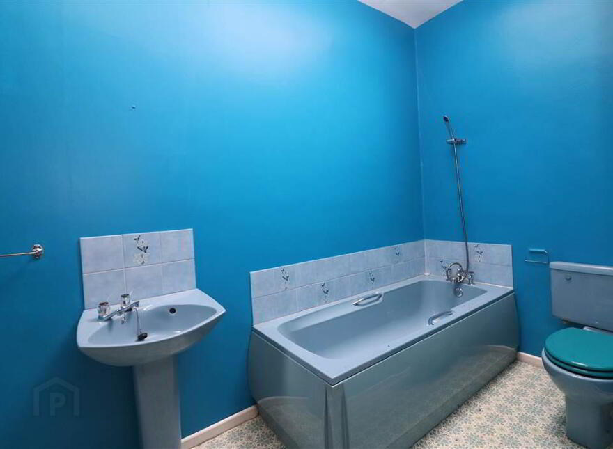 24 Low Road, Lisburn, BT27 4TJ