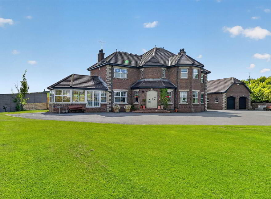 60 Tullyhubbert Road, Ballygowan, Newtownards, BT23 6LY