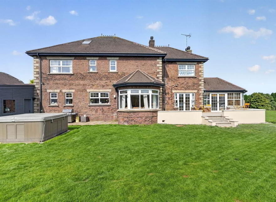 60 Tullyhubbert Road, Ballygowan, Newtownards, BT23 6LY