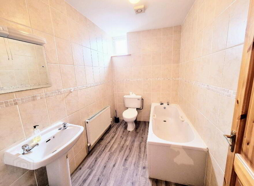 22 Clooneen Park, Manorhamilton, F91T9W6