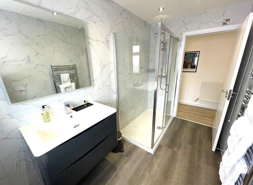 Apt 1, 2a Bloomdale Street, Bloomfield Avenue, Belfast, BT5 5BH