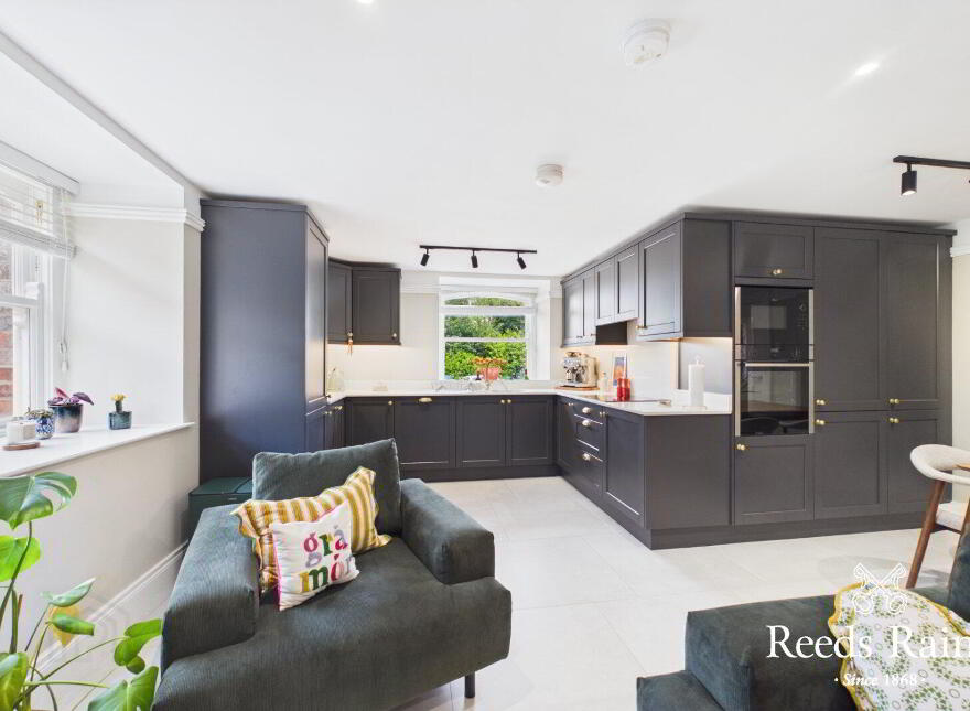Apartment 8, 6 Lady Ishbel Boulevard, Belfast, BT8 8SJ
