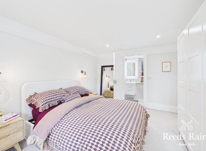 Apartment 8, 6 Lady Ishbel Boulevard, Belfast, BT8 8SJ