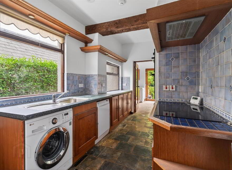 30 Marlborough Park North, Belfast, BT9 6HJ
