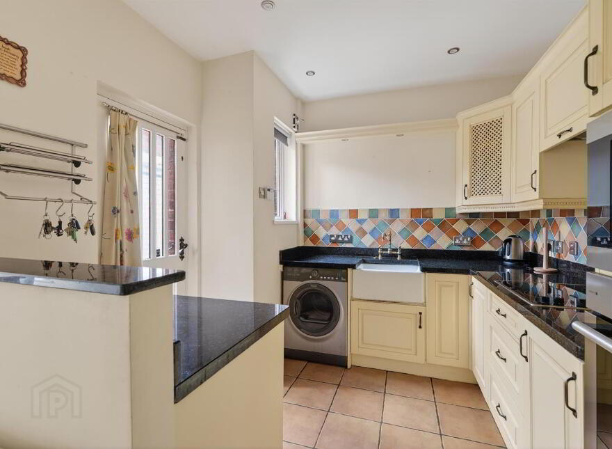 33 Dorchester Park, Belfast, BT9 6RJ