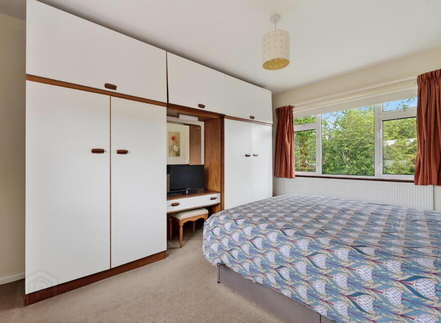 33 Dorchester Park, Belfast, BT9 6RJ