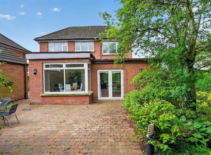 33 Dorchester Park, Belfast, BT9 6RJ