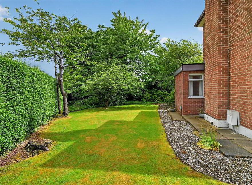 33 Dorchester Park, Belfast, BT9 6RJ