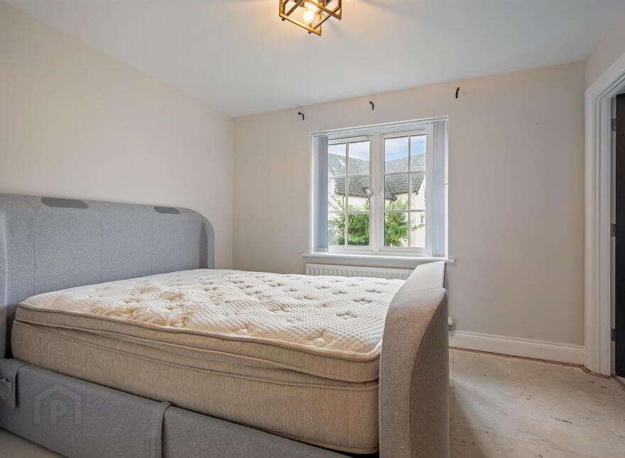 6 Tullynagardy Grove, Newtownards, BT23 4ZJ