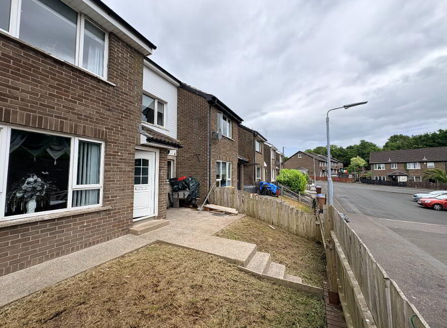 102 Meadowlands, Downpatrick, BT30 6HG