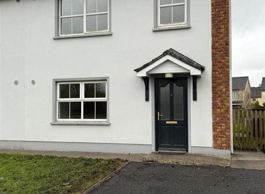 4 Castle Court, Ballaghaderreen, F45XN81
