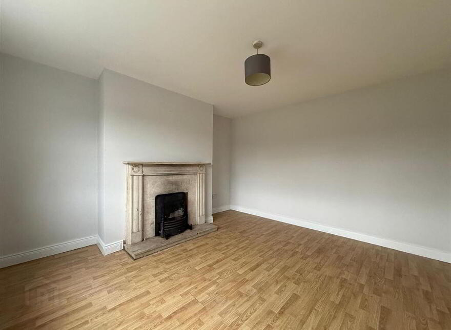 4 Castle Court, Ballaghaderreen, F45XN81