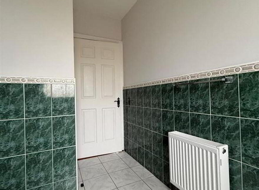 4 Castle Court, Ballaghaderreen, F45XN81