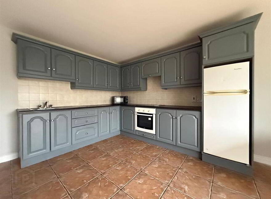 4 Castle Court, Ballaghaderreen, F45XN81