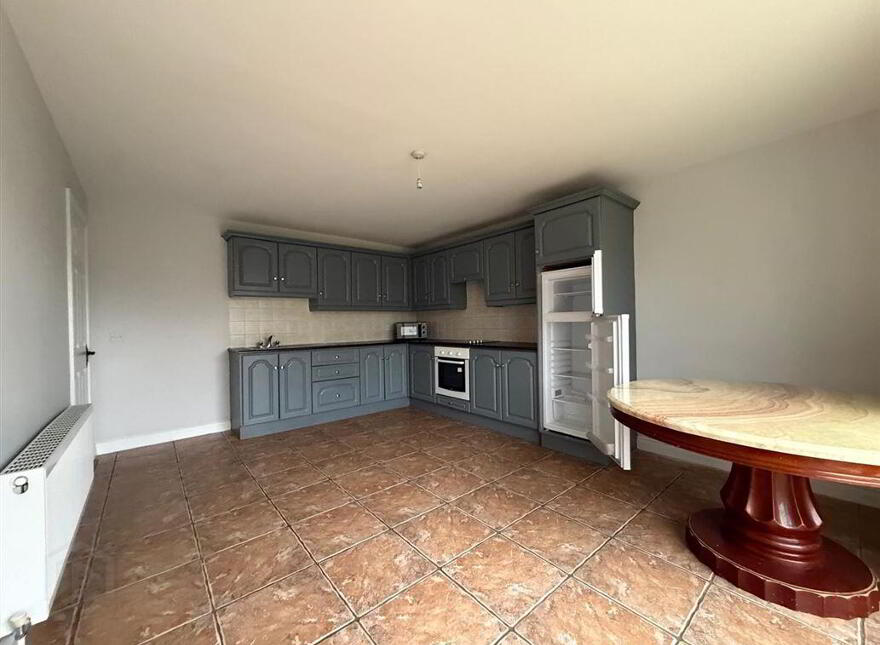 4 Castle Court, Ballaghaderreen, F45XN81