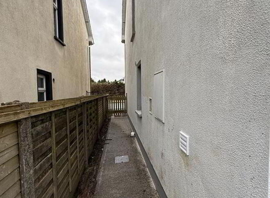 4 Castle Court, Ballaghaderreen, F45XN81