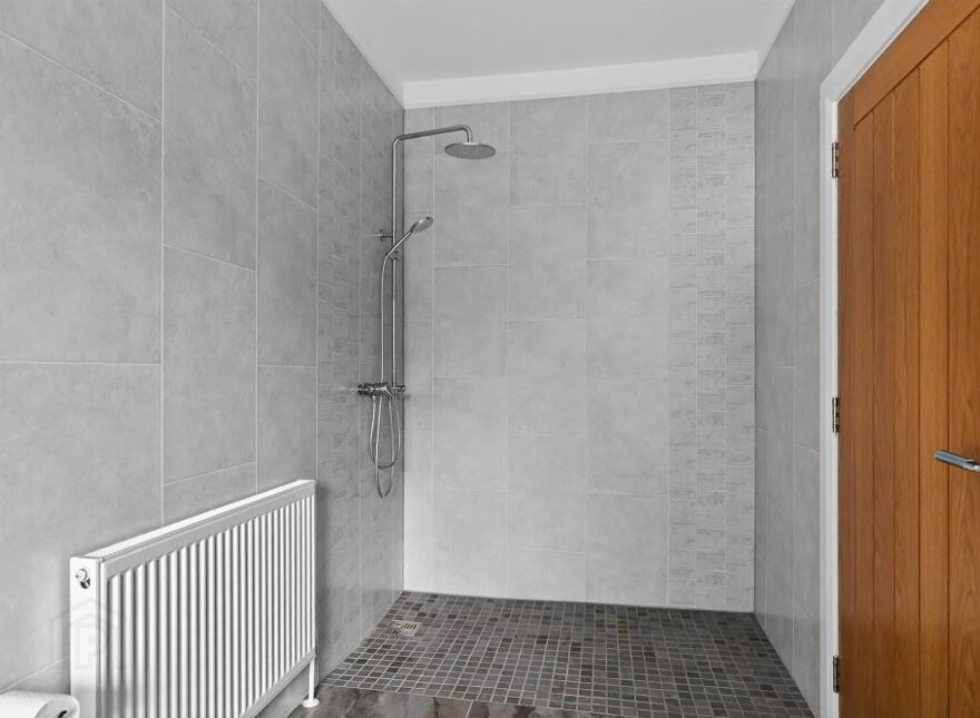 24 Edentrillick Road, Hillsborough, BT26 6PG