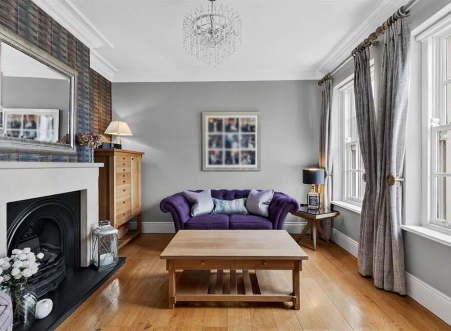 6 Royal Park Avenue, Royal Hillsborough, BT26 6SL