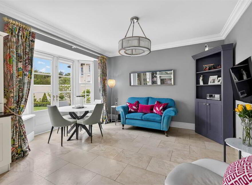6 Royal Park Avenue, Royal Hillsborough, BT26 6SL