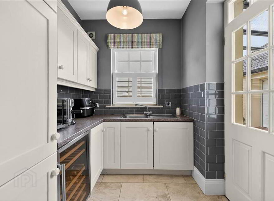 6 Royal Park Avenue, Royal Hillsborough, BT26 6SL