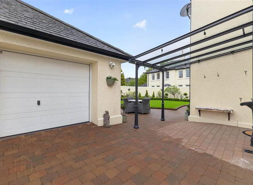 6 Royal Park Avenue, Royal Hillsborough, BT26 6SL