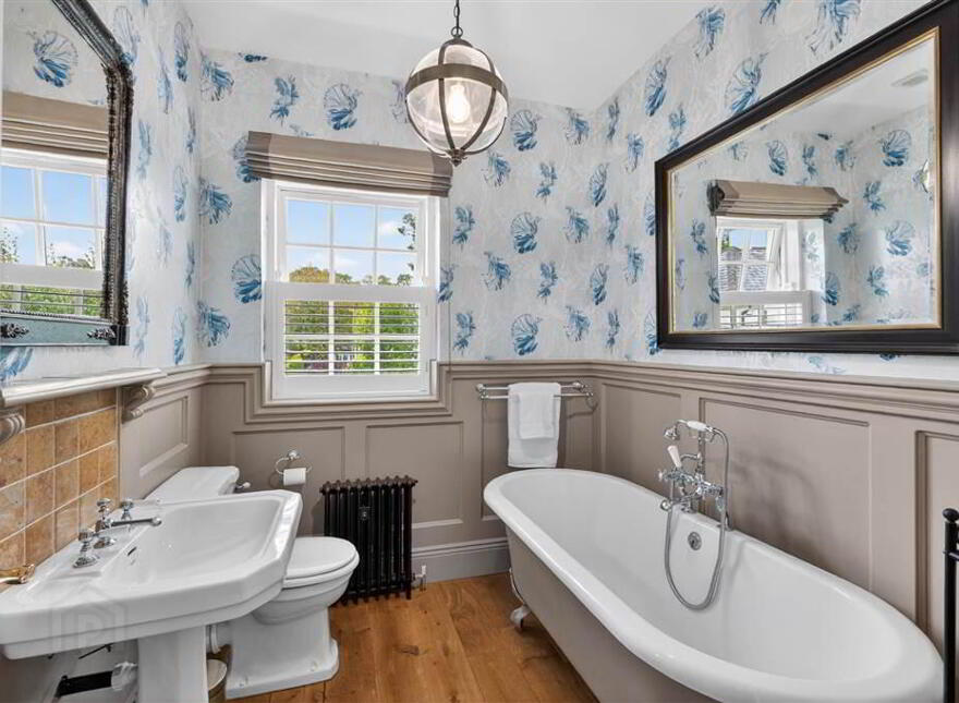 6 Royal Park Avenue, Royal Hillsborough, BT26 6SL