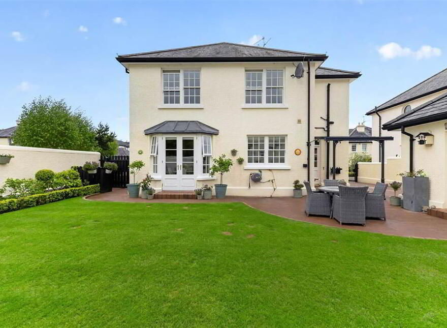 6 Royal Park Avenue, Royal Hillsborough, BT26 6SL