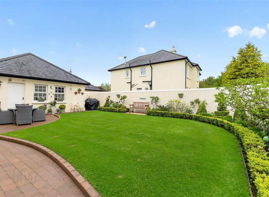 6 Royal Park Avenue, Royal Hillsborough, BT26 6SL