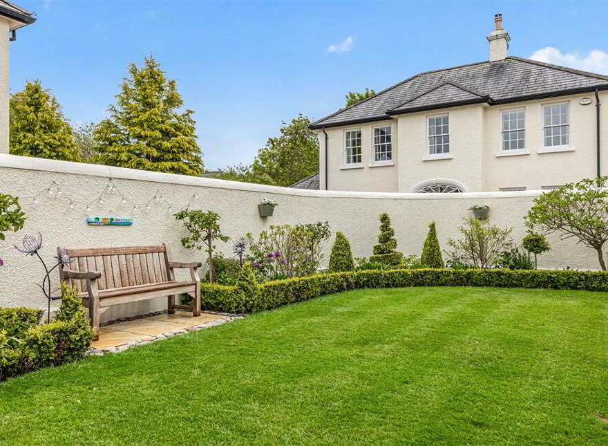 6 Royal Park Avenue, Royal Hillsborough, BT26 6SL