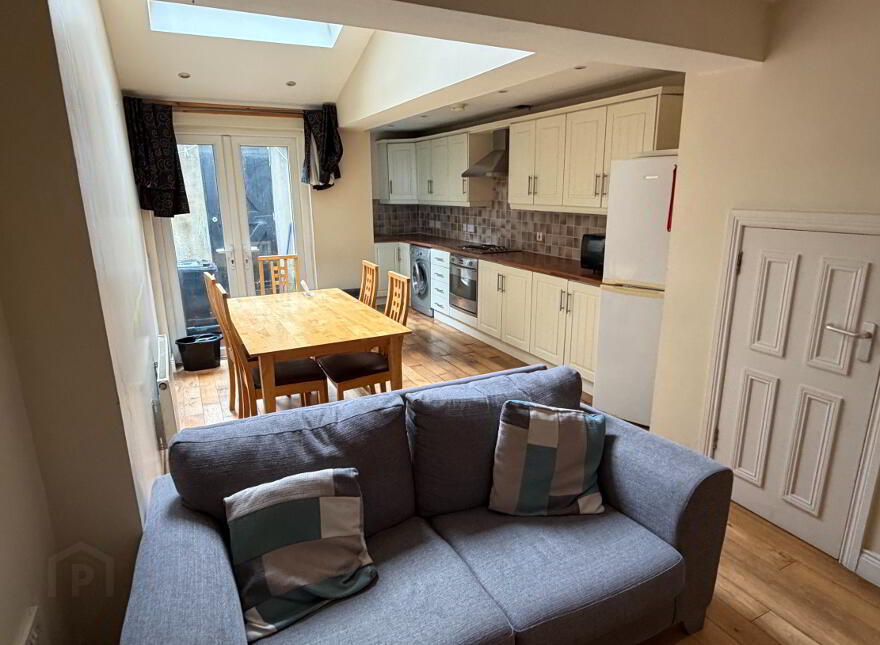128 Donegall Avenue, Belfast, BT12 6LX