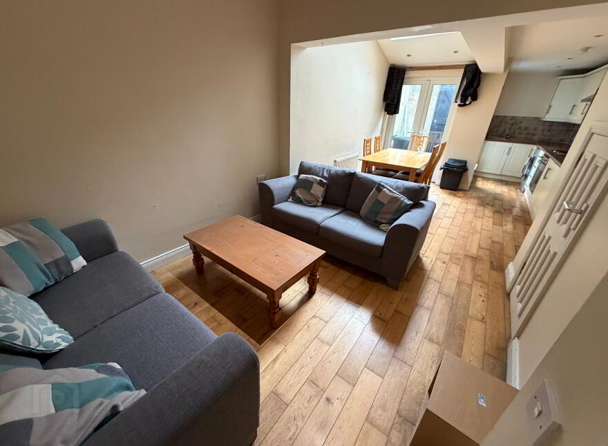 128 Donegall Avenue, Belfast, BT12 6LX