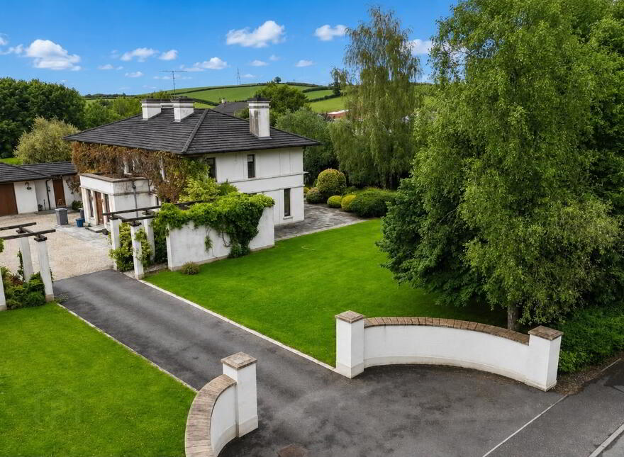 8 Ballynahatty Road, Omagh, BT78 1PN