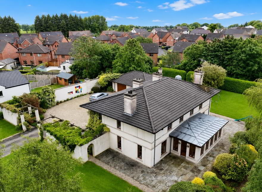 8 Ballynahatty Road, Omagh, BT78 1PN