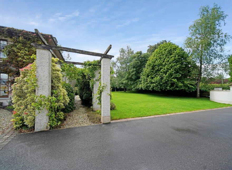 8 Ballynahatty Road, Omagh, BT78 1PN