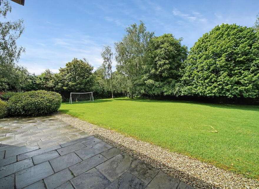 8 Ballynahatty Road, Omagh, BT78 1PN