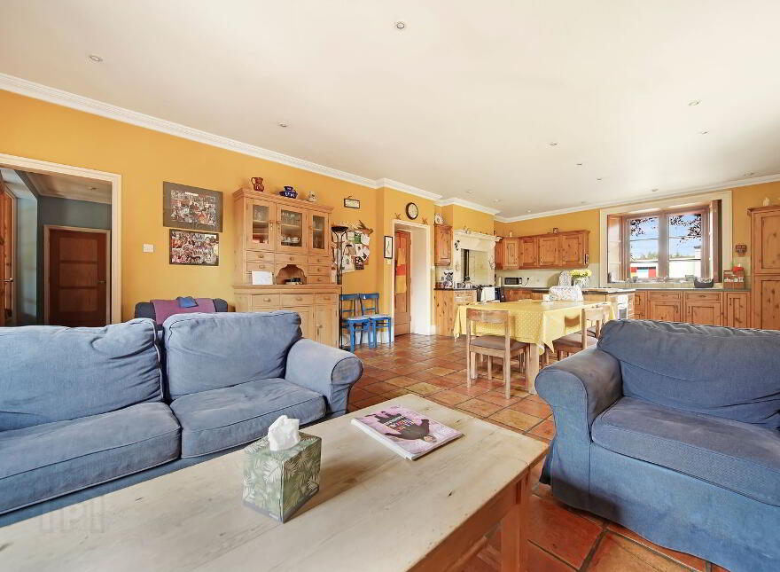 8 Ballynahatty Road, Omagh, BT78 1PN