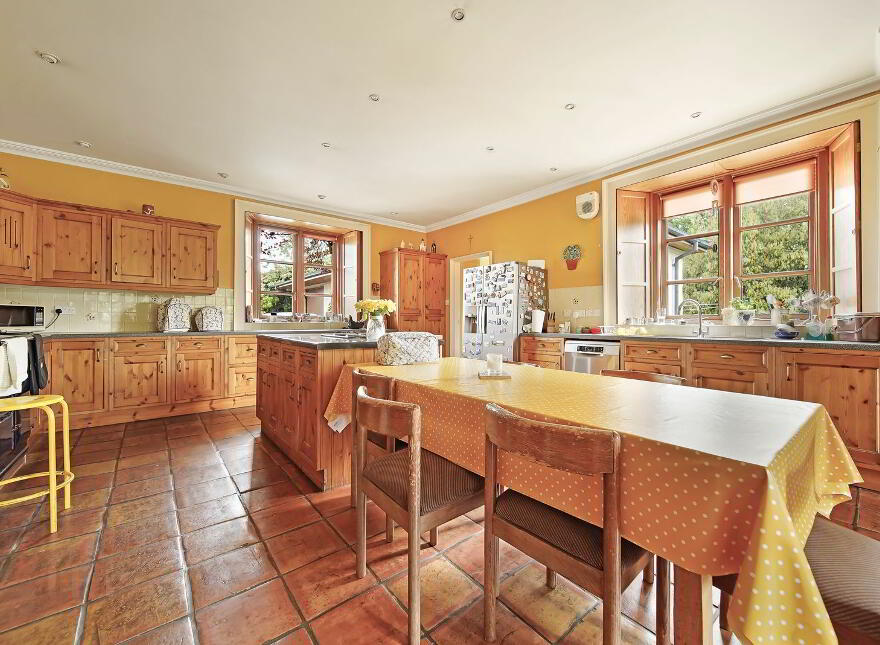 8 Ballynahatty Road, Omagh, BT78 1PN