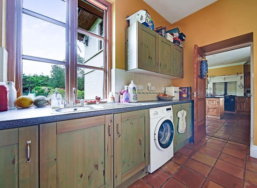 8 Ballynahatty Road, Omagh, BT78 1PN