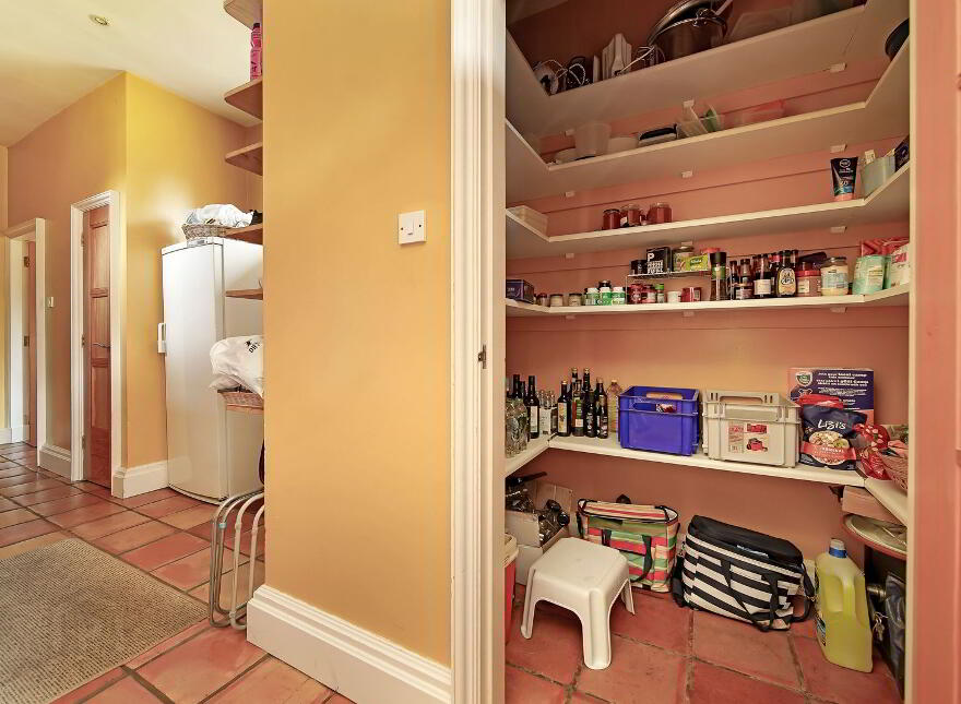 8 Ballynahatty Road, Omagh, BT78 1PN