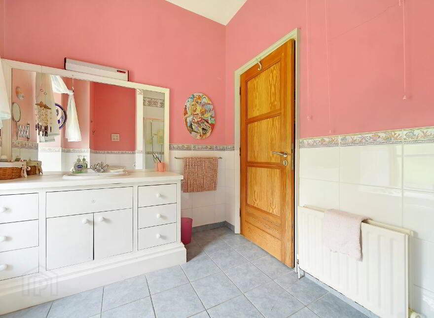 8 Ballynahatty Road, Omagh, BT78 1PN