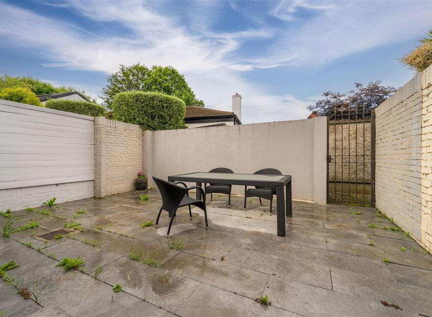 18 Leeson Village, Donnybrook, Dublin, D04Y7P9