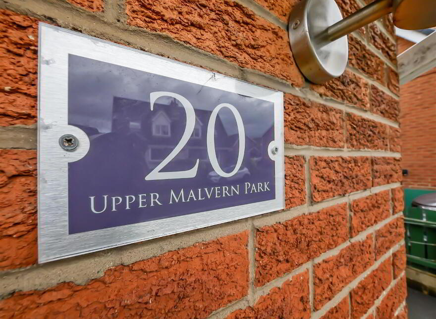 20 Upper Malvern Park, Cairnshill Road, Belfast, BT8 6TE