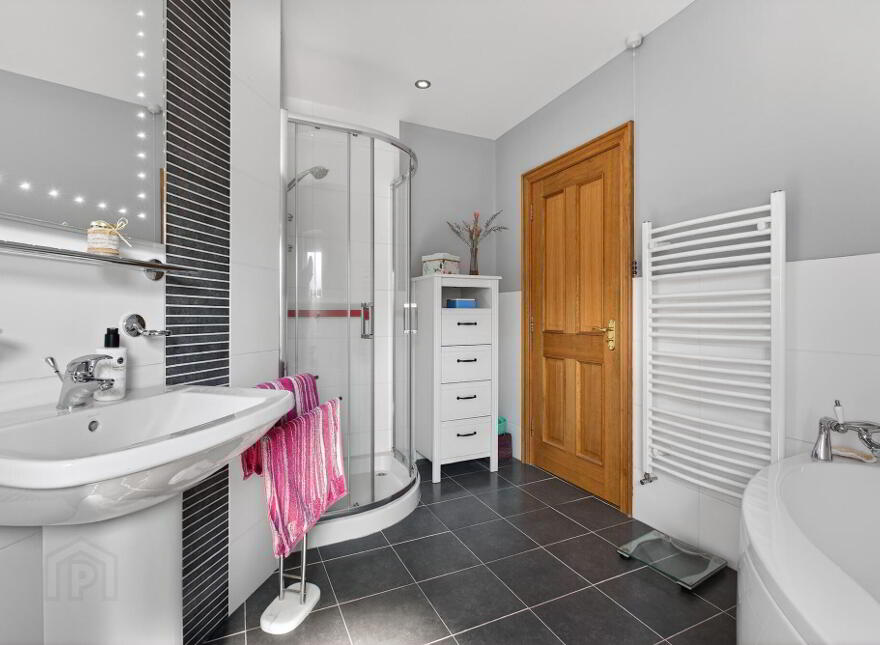 3 Craigahulliar Road, Portrush, Coleraine, BT52 2PL