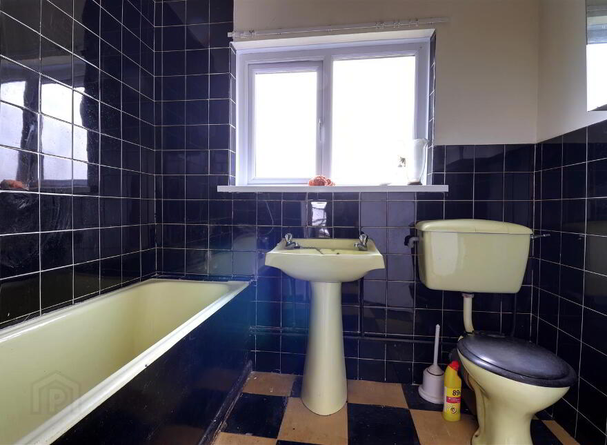 52 High Street, Ballyhalbert, Newtownards, BT22 1BL