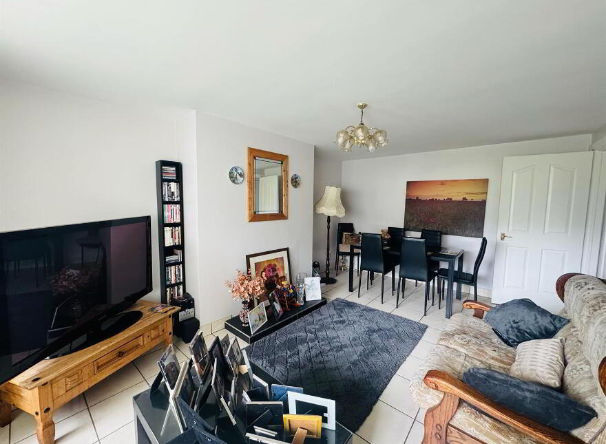 64 Manorwood, Lisneal, Waterside, L'Derry, BT47 6FD