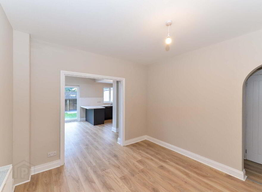33 Reaville Park, Dundonald, Belfast, BT16 2AR