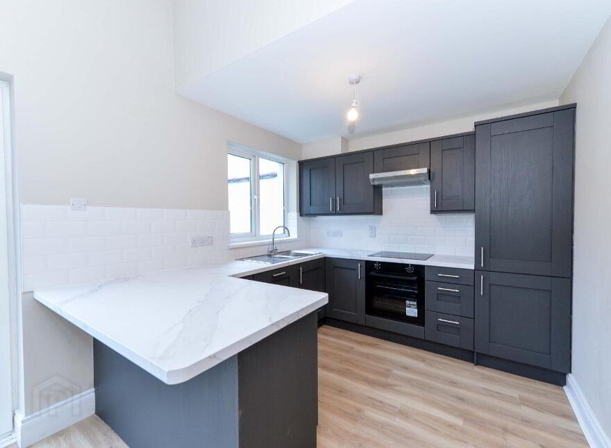 33 Reaville Park, Dundonald, Belfast, BT16 2AR