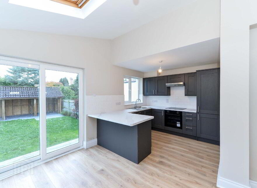 33 Reaville Park, Dundonald, Belfast, BT16 2AR