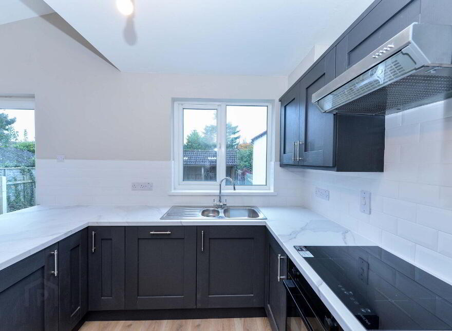 33 Reaville Park, Dundonald, Belfast, BT16 2AR